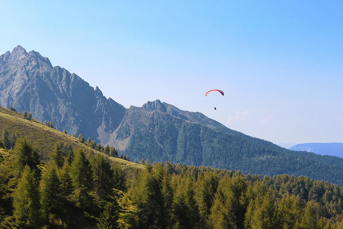 Zannier-Le-Chalet-Parapente-2-©-Pixabay