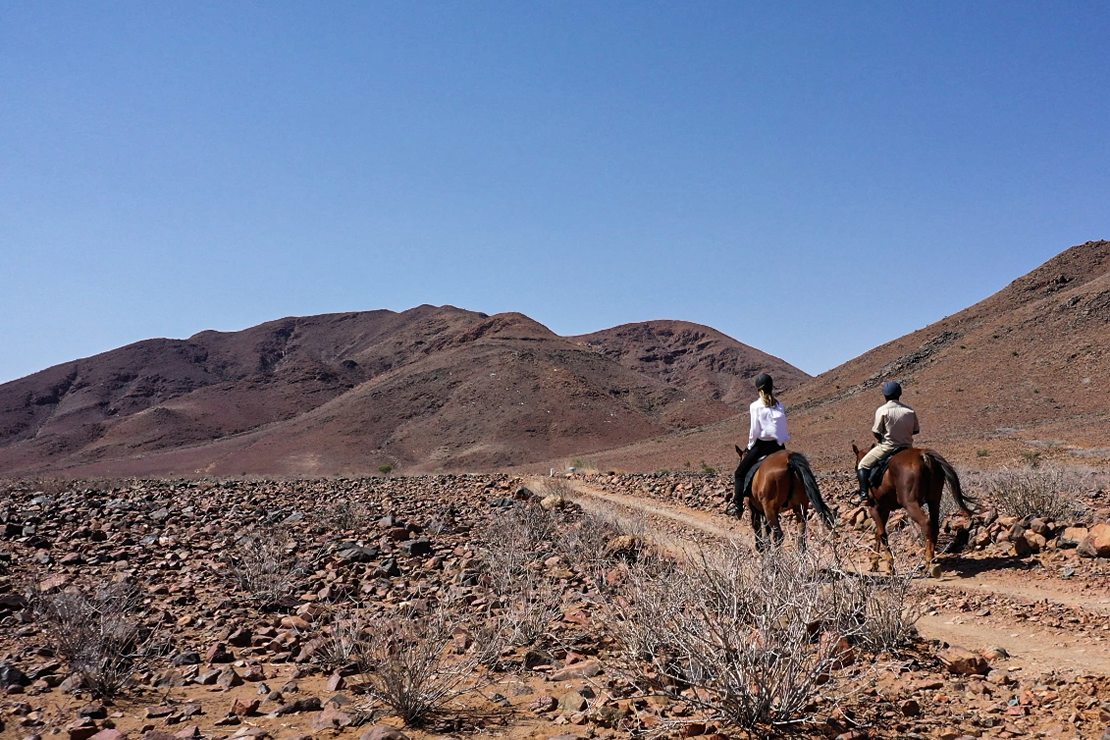 Zannier SonopHardap, Namibie - Promenade à cheval dans le désert