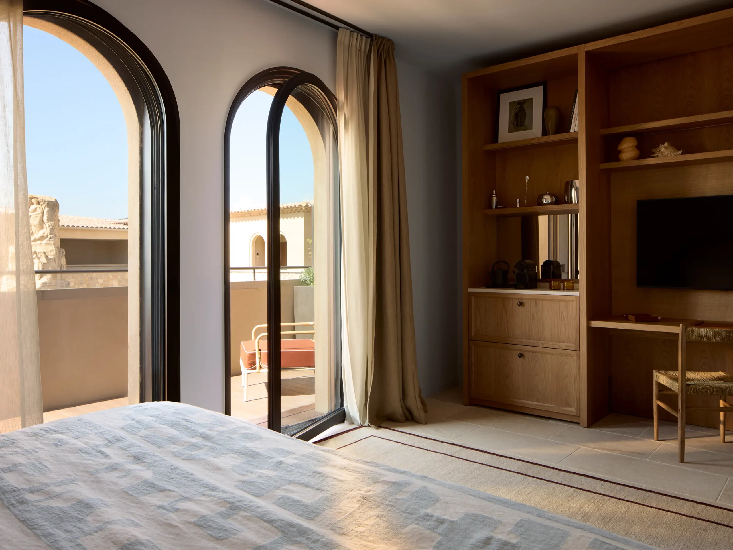 Zannier Île de Bendor - Delos Harbour Junior Suite - 02 - © DePasquale+Maffini for Zannier Hotels