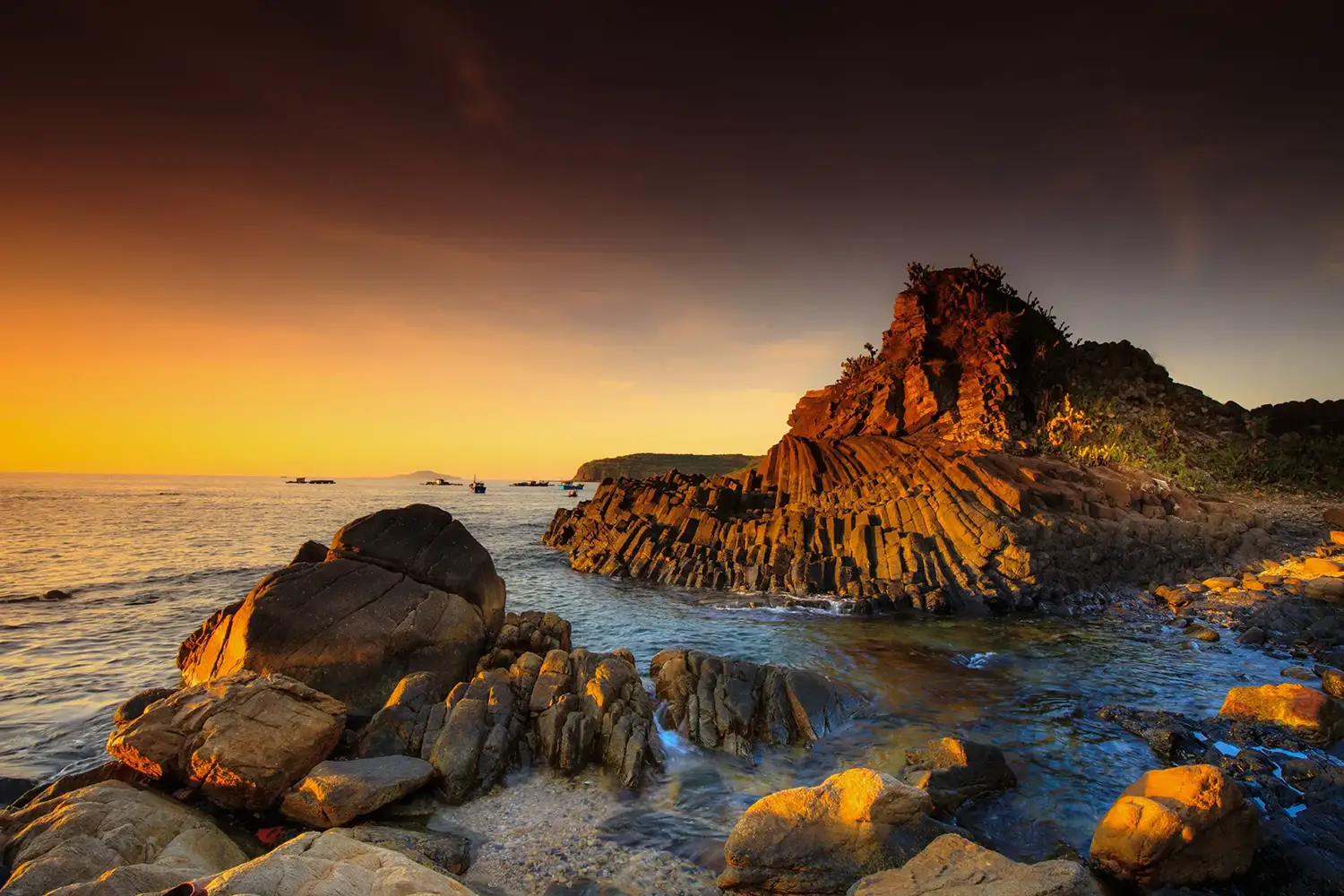 Zannier Bãi San Hô, Dak Lak, Vietnam - Gành Đá Đĩa (Da Dia Reef) rocks in Dak Lak region