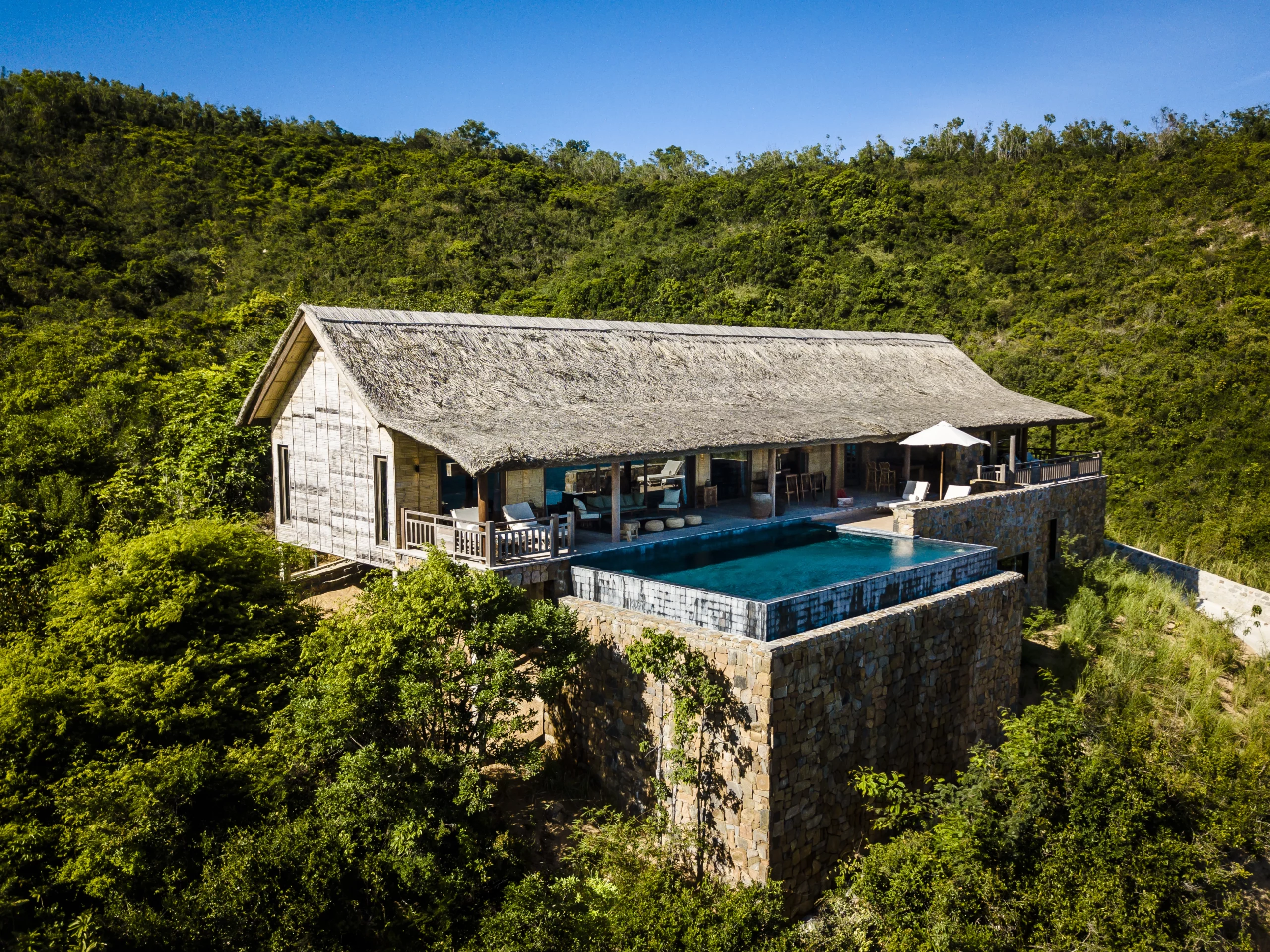 Zannier Bãi San Hô - Exterior view of the Grand Bay Pool Villa Inspired by the Vietnamese Rade tribe
